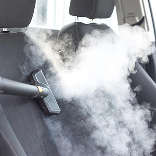 高温・高吸引で実施する出張車内清掃