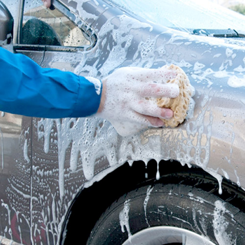 傷つけない洗車工程