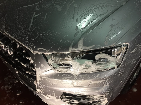 研磨と車のガラスコーティング