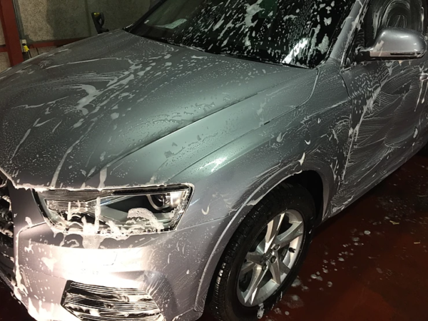 研磨と車のガラスコーティング