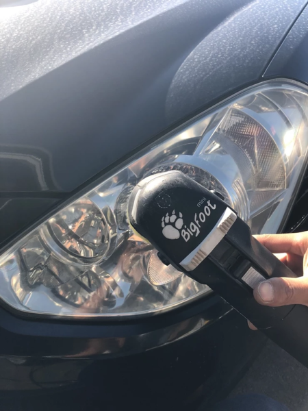 車のヘッドライトコーティング車のヘッドライトコーティング